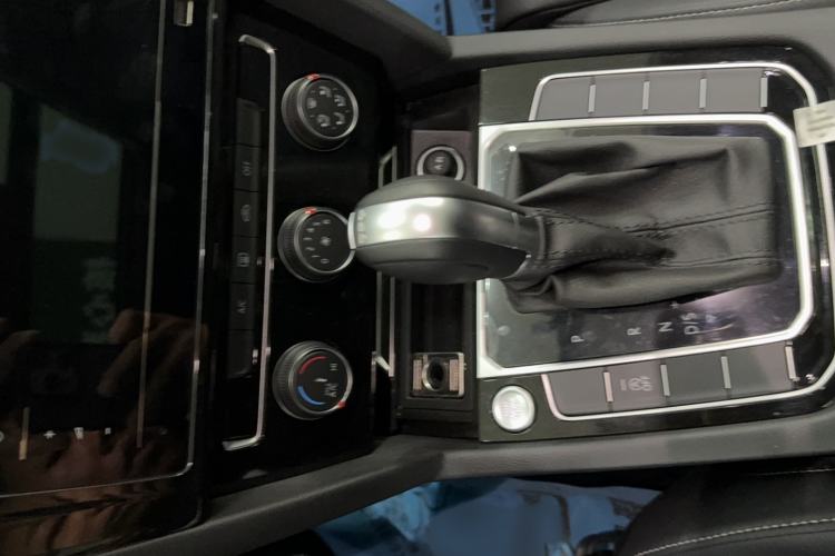 Used Volkswagen Magotan 2023 2 Million Units Limited-Edition 280TSI DSG Comfort Version
