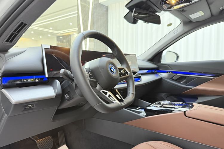 Used BMW i5 2024 eDrive 35L M Sport Package
