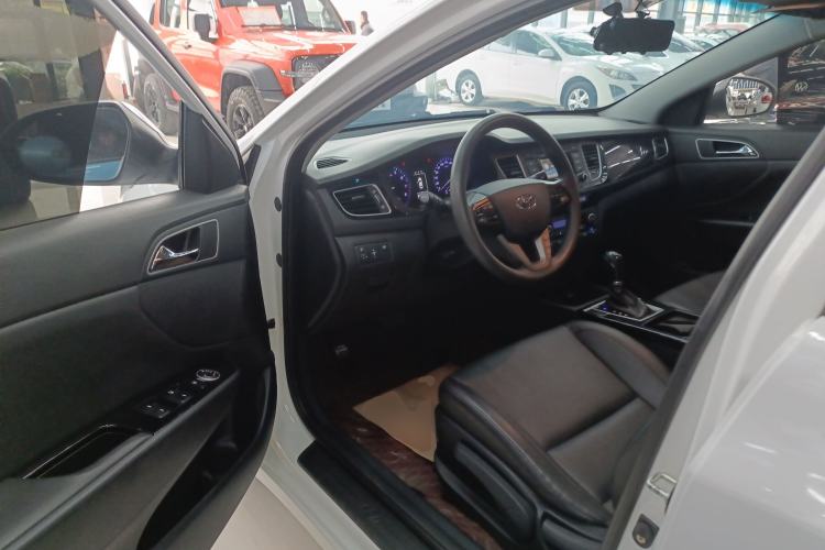 Used Hyundai Mistra 2014 1.8L Automatic Smart GLS
