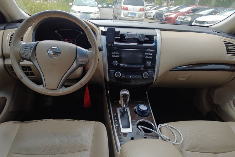 Used Nissan Teana 2015 2.0L XL-Sporty UEFA Champions League Edition
