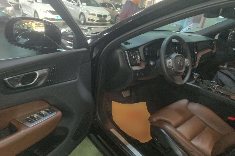 Used Volvo XC60 2021 T5 4x4 Smart Luxury Edition
