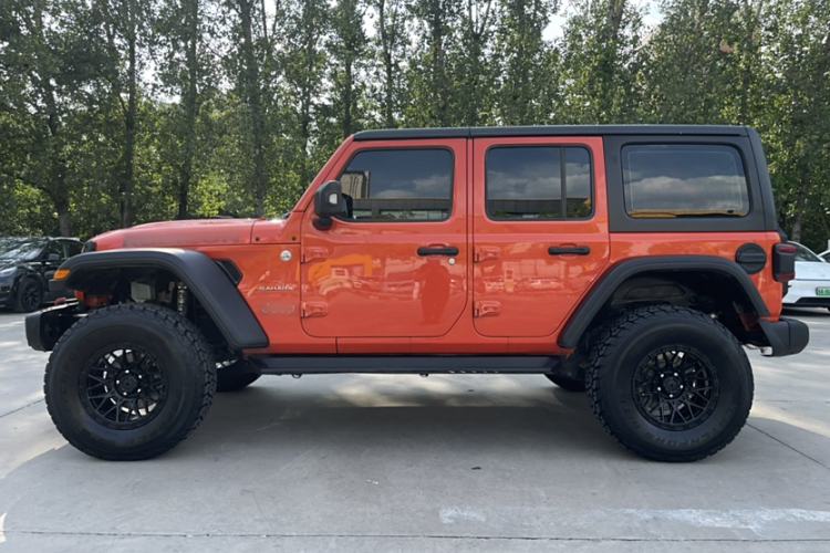 Used  Wrangler 2019 2.0T Sahara Four-Door Version China VI Emission Standard