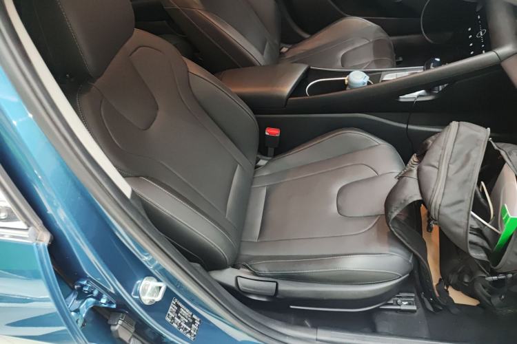 Used Hyundai Elantra 2021 1.5L CVT LUX Prestige Edition
