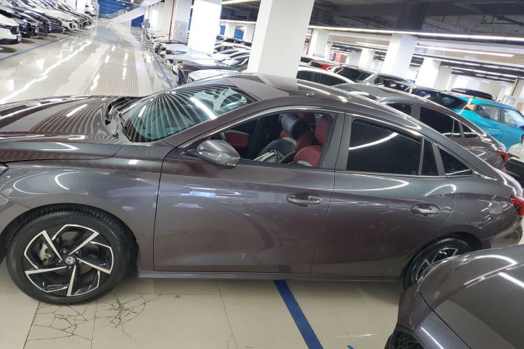 Used MG 5 2021 Revised 300TGI DCT Qingshè Luxurious Enjoyment Edition
