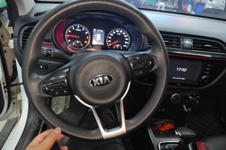 Used Kia KX Cross 2017 1.4L AT GLS
