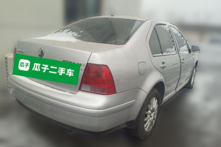 Used Volkswagen Bora Classic 2005 1.8L Comfort Auto with Sunroof
