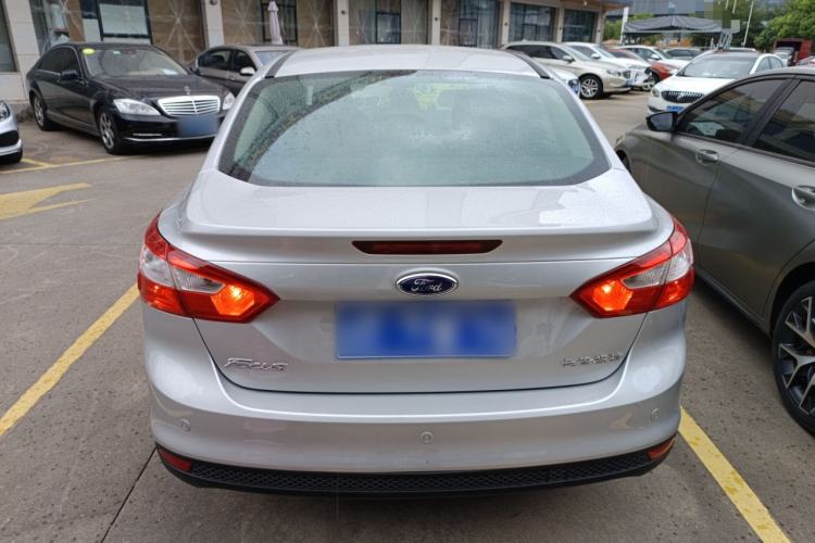 Used Ford Focus 2012 Sedan 1.6L Automatic Fashion Edition
