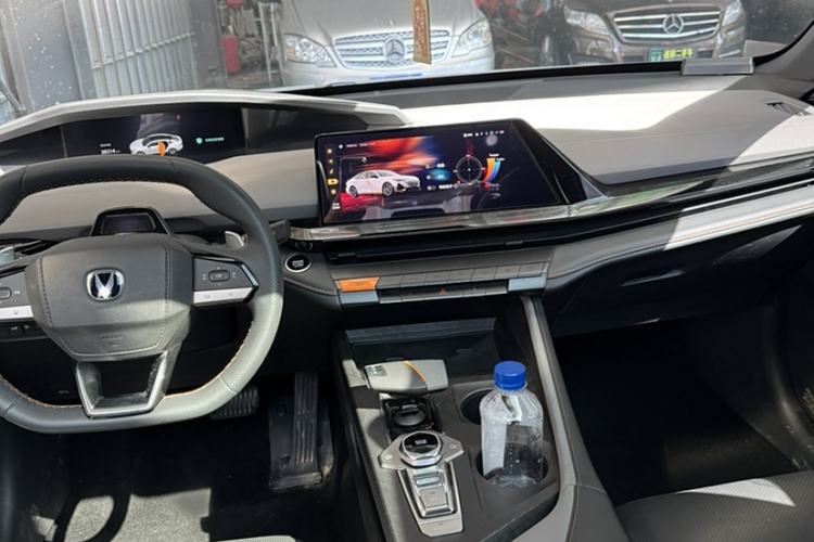 Used Changan UNI-V 2022 1.5T Prestige Version
