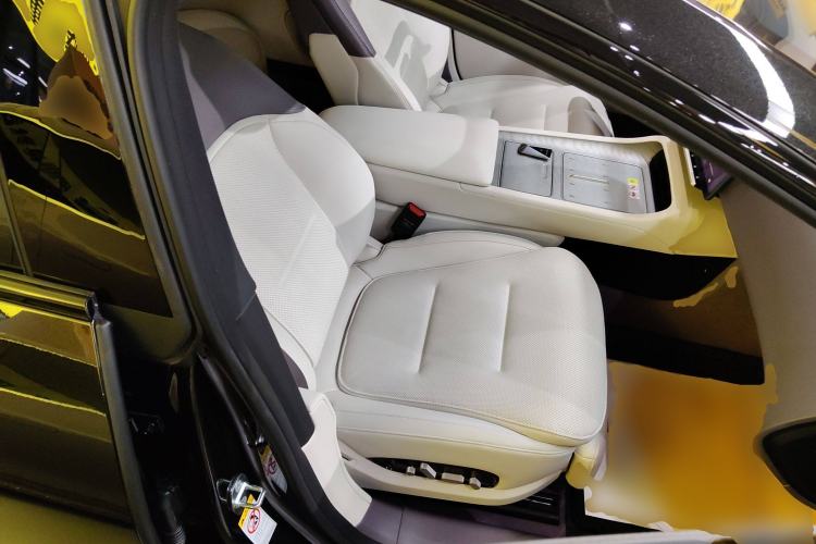 Used  11 2025 Ultra Extended-Range Edition
