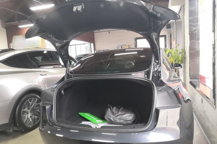 Used Tesla Model 3 2025 Rear-Wheel-Drive Version
