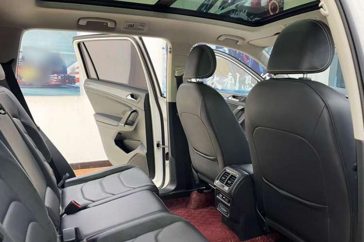 Used Volkswagen Tiguan L 2021 330TSI Automatic Two-Wheel Drive R-Line Enhanced Edition
