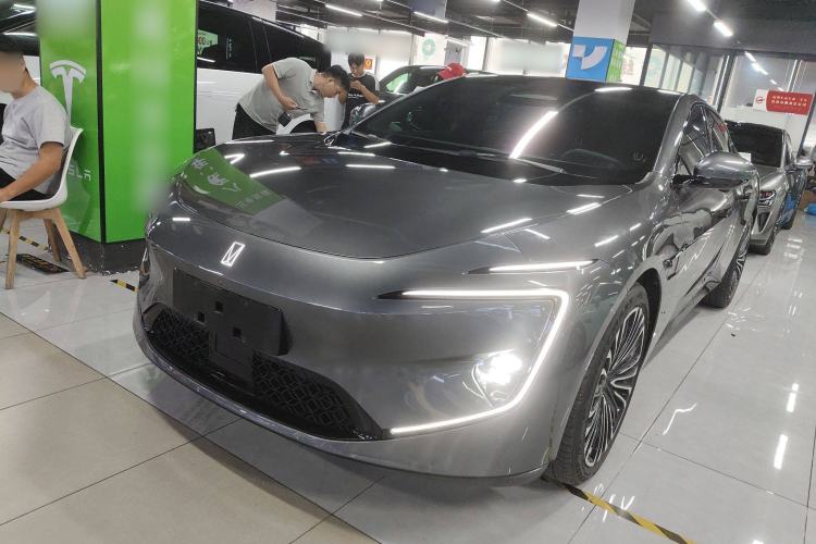 Used  12 2025 Ultra Extended-Range Edition
