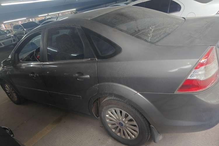 Used Ford Focus 2013 Sedan Classic 1.8L Manual Fashion Edition
