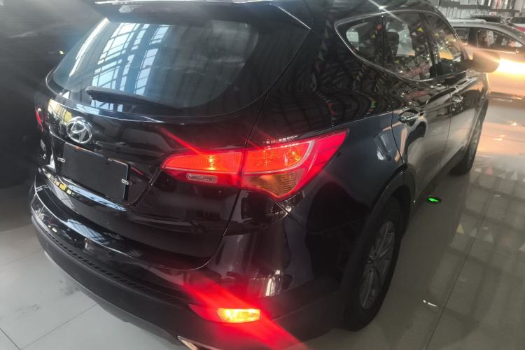Used Hyundai Santa Fe 2013 2.4L Automatic Two-Wheel Drive Smart Version
