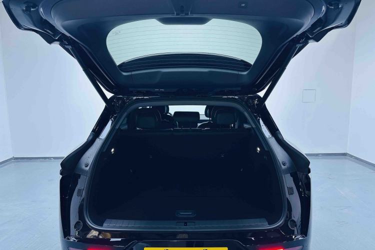 Used Zeekr 7X 2025 100 kWh Long-Range Rear-Wheel Drive with Intelligent Driving Features