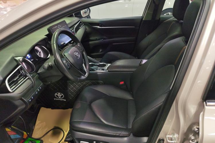 Used Toyota Camry 2021 2.0G Luxury Edition
