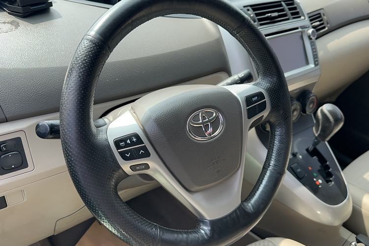 Used Toyota Verso 2014 Starlight 180E CVT Elite Edition
