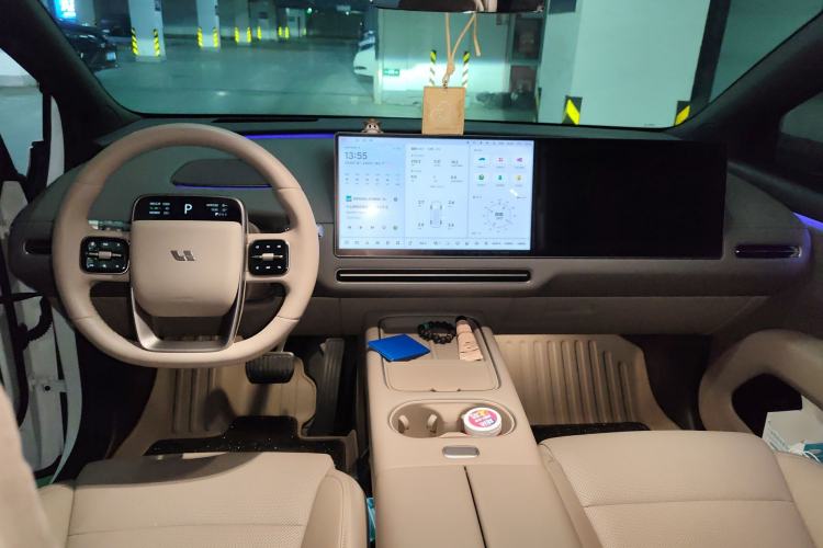 Used Li Auto Li Auto i6 2025 Model Four-Wheel-Drive Standard Type