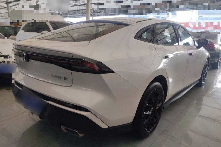 Used Changan UNI-V 2024 1.5T Prestige Edition
