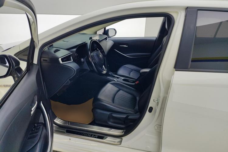 Used Toyota Corolla 2022 Dual-Motor 1.8L E-CVT Pioneer Edition
