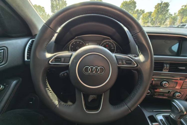 Used Audi Q5 2017 Plus 40 TFSI Technology Model
