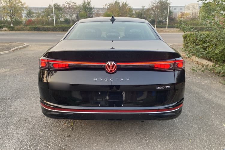 Used Volkswagen Magotan 2024 380TSI DSG Prestige Edition DaMai Package
