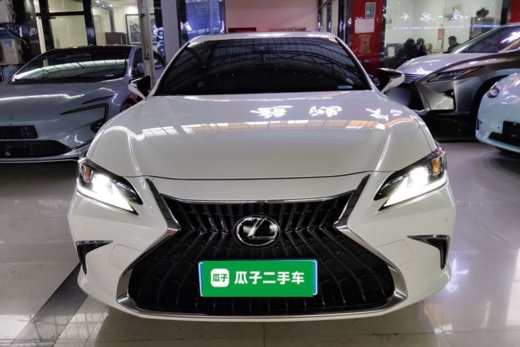 Used Lexus ES 2022 300h Excellence Edition