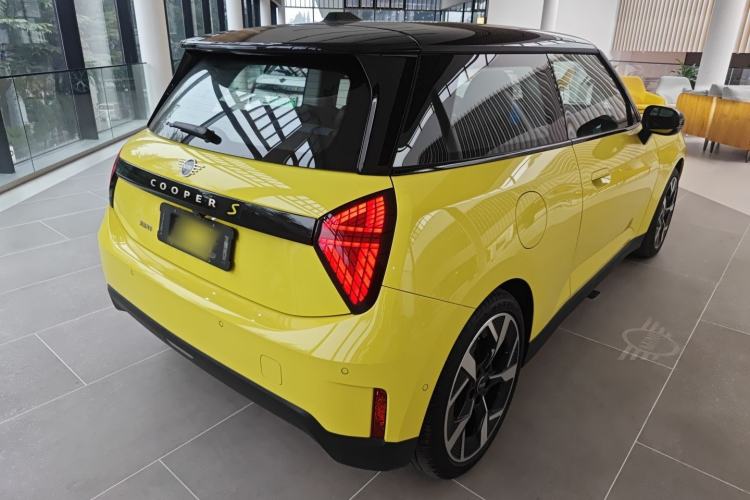 Used  Electric MINI COOPER 2024 452km COOPER SE Artist