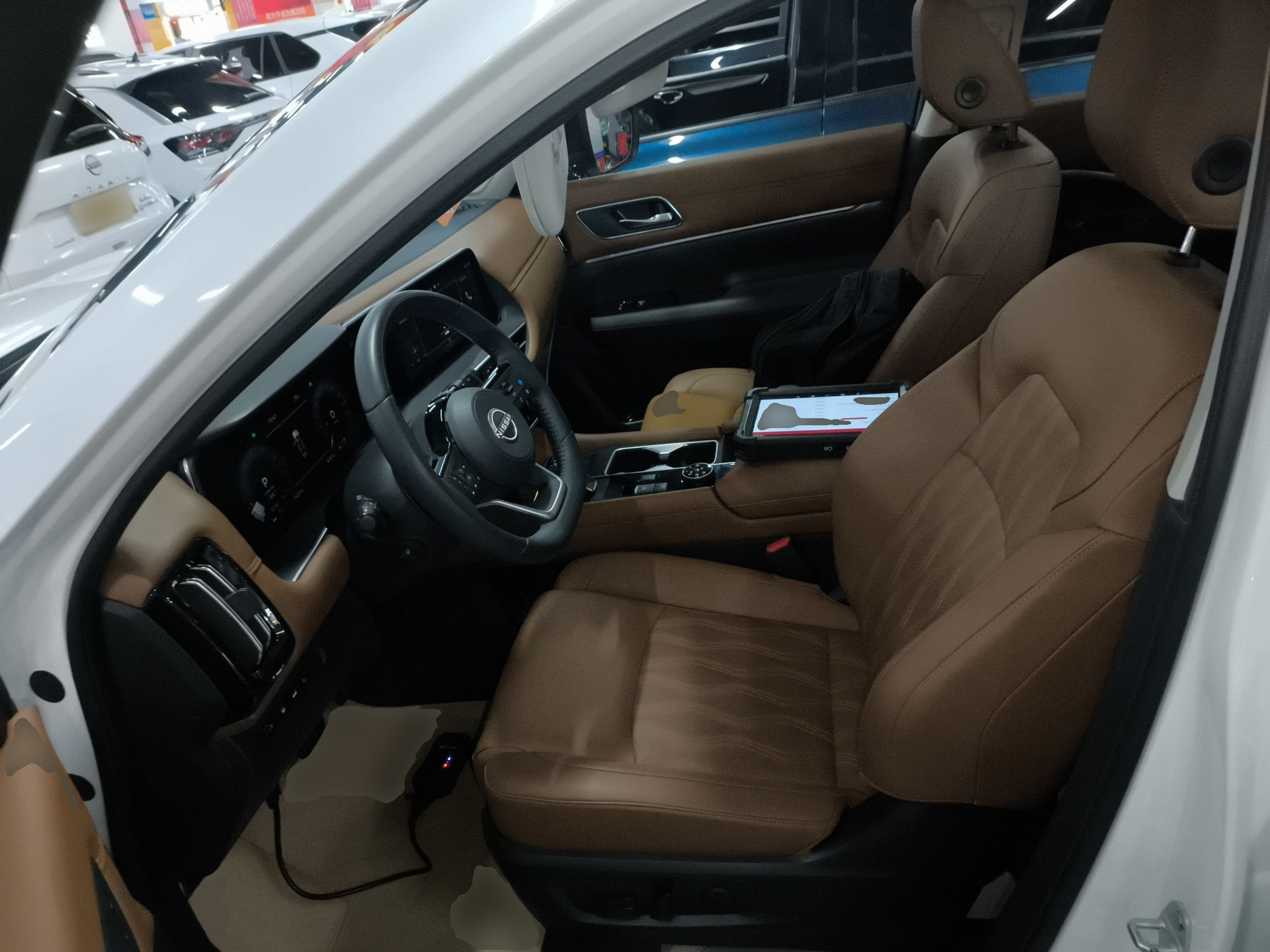 المقاعد الأمامية داخل السيارة