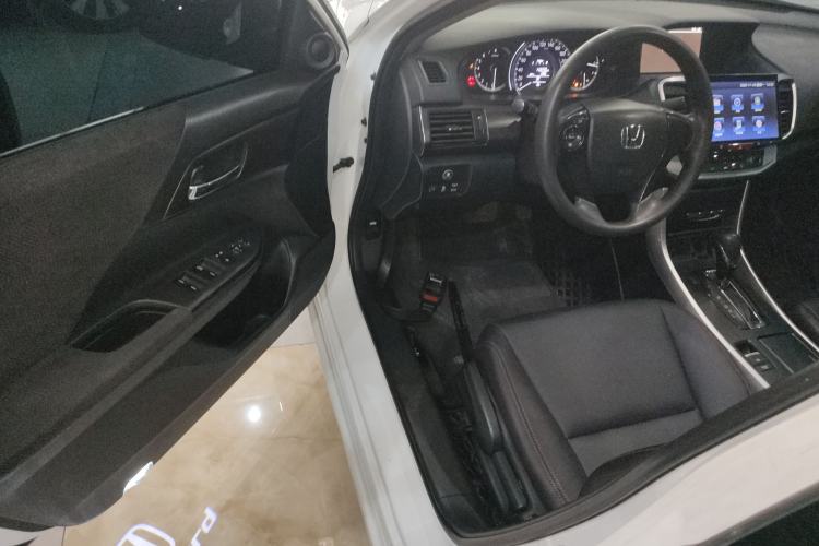 Used Honda Accord 2015 2.0L LX Comfort Edition
