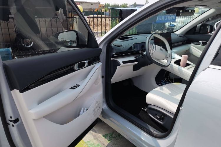 Used  E5 2024 530km Starship Edition
