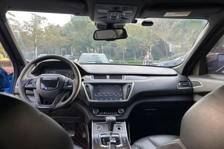 Used Land X7 2015 2.0T Panoramic Prestige Edition
