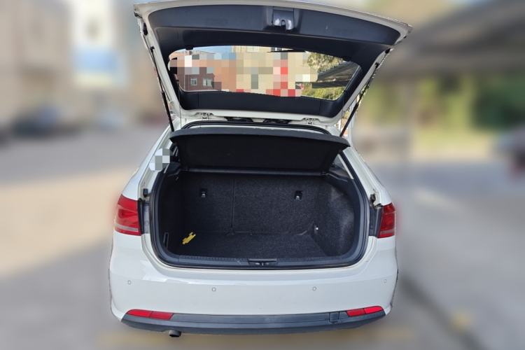 Used Volkswagen Gran Lavida 2013 1.6L Automatic Comfort Model
