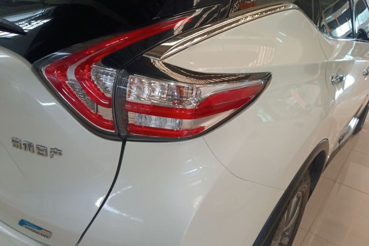 Used Nissan Murano 2019 2.5L XL Two-Wheel Drive Smart Connect Luxury Edition China VI Standard
