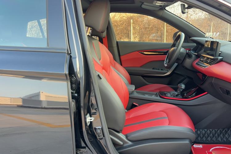 Used Dongfeng Aeolus Yixuan 2022 230T Automatic Adaptive-Beam Knight Edition
