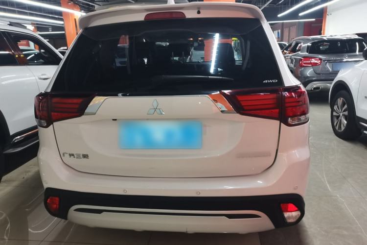 Used Mitsubishi Outlander 2019 2.4L 4x4 Zhi Xiang Edition 7 Seats China VI Standard
