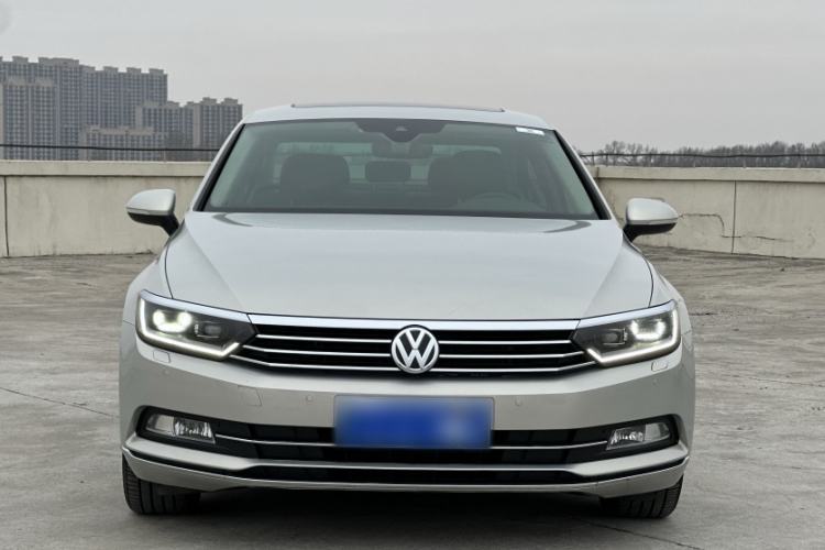 Used Volkswagen Magotan 2017 330TSI DSG Luxury Model