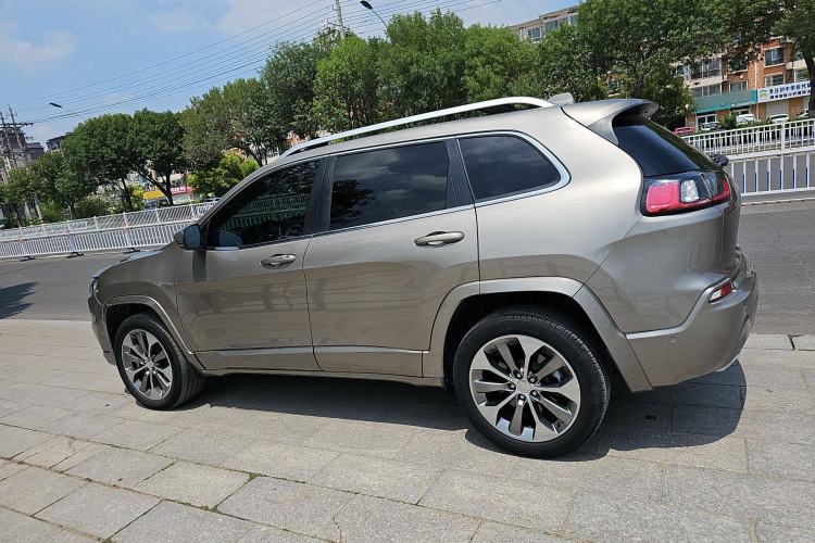 Used  Cherokee 2019 2.0T Four-Wheel Drive All-Round Version China VI
