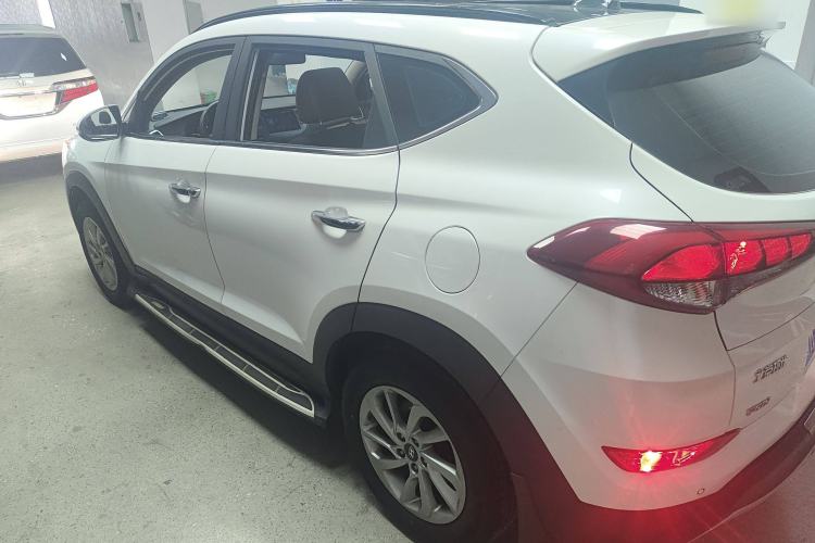 Used Hyundai Tucson 2015 1.6T Dual-Clutch Two-Wheel-Drive Smart Model
