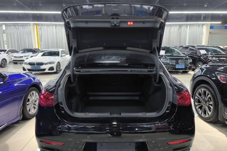 Used Mercedes-Benz EQE 2022 350 Pioneer Edition
