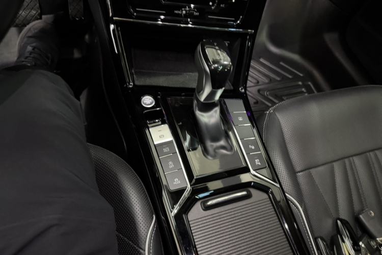 Used Volkswagen Passat 2023 380TSI Flagship Edition
