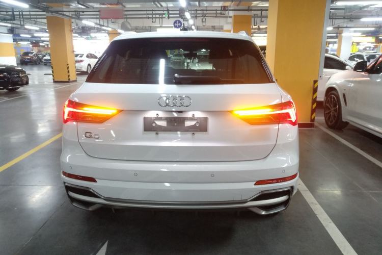 Used Audi Q3 2021 35 TFSI Fashion Dynamic Model
