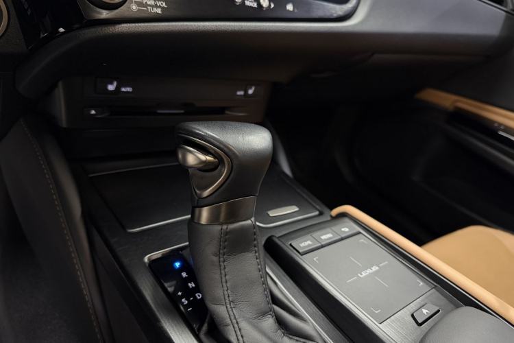 Used Lexus ES 2021 260 Excellence Edition
