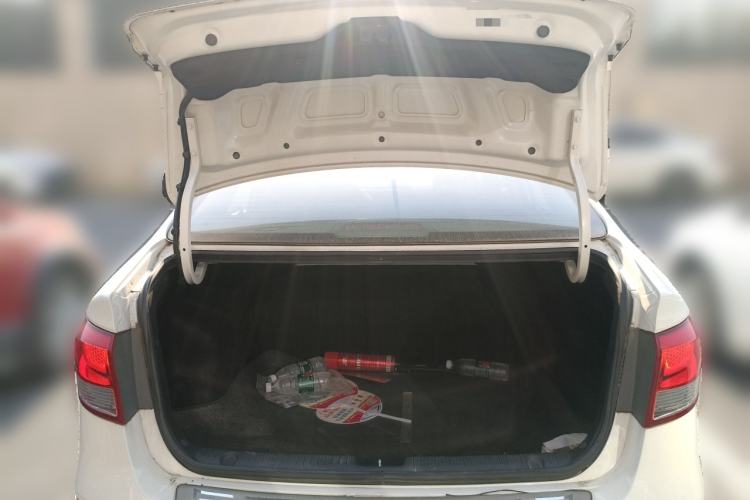 Used Kia K2 2015 Sedan 1.4L MT GLS
