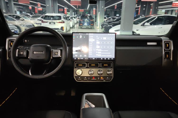 Used  V23 2025 501 Four-Wheel Drive Advanced Version
