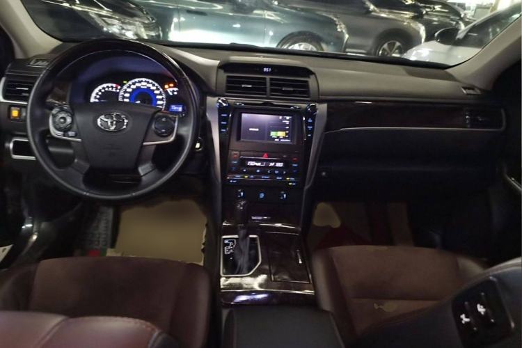 Used Toyota Camry 2016 2.0G 10th Anniversary Luxury Edition
