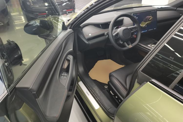 Used  SU7 2024 Rear-Drive Ultra-Long Range Advanced Pro-Level Intelligent Driving Version
