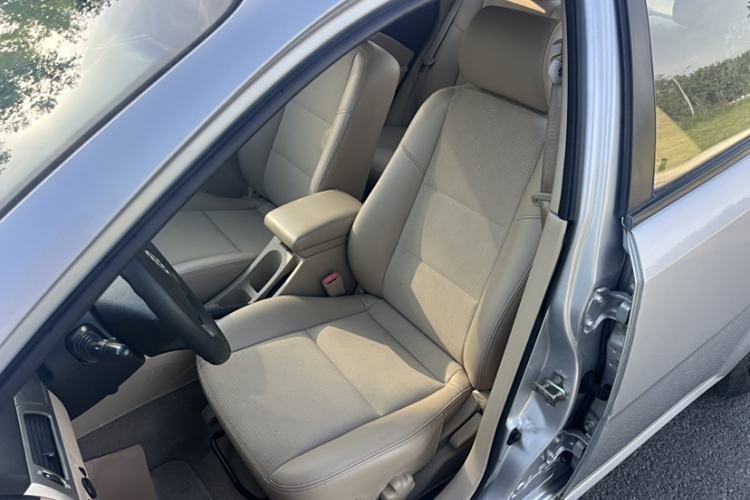 Used Buick Excelle 2013 1.5L Automatic Classic Model
