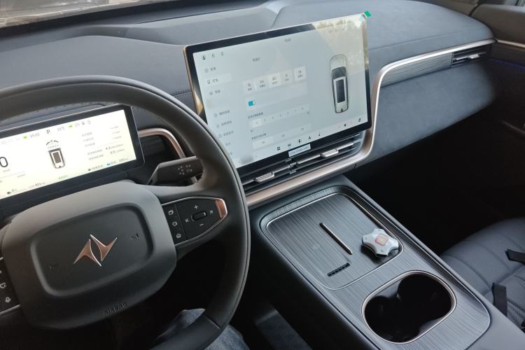 Used  eπ008 2025 210Max Range-Extended Version 5 Seats