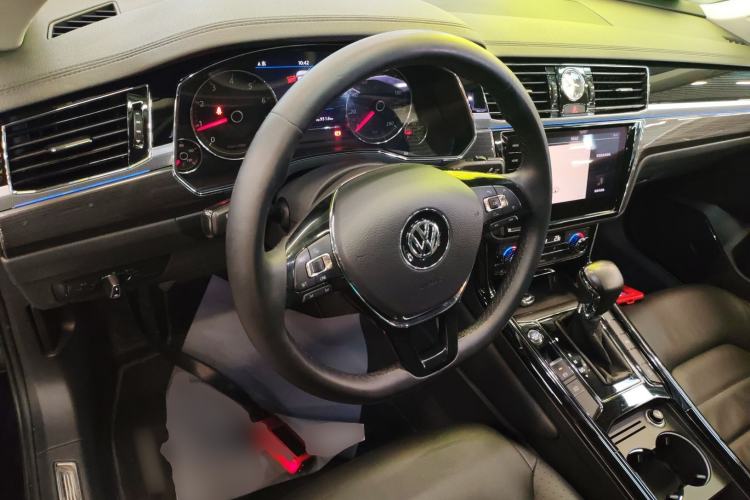 Used Volkswagen Phideon 2019 380TSI Two-Wheel Drive Business Edition China V Standard
